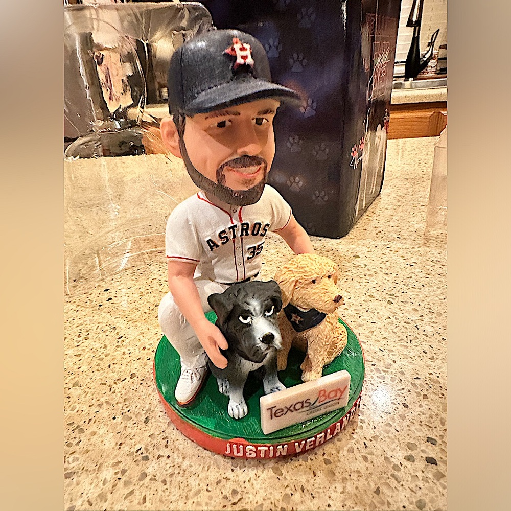 Houston Astros #35 Justin Verlander & Dogs Bobblehead SGA 8/31/24 -NEW IN BOX